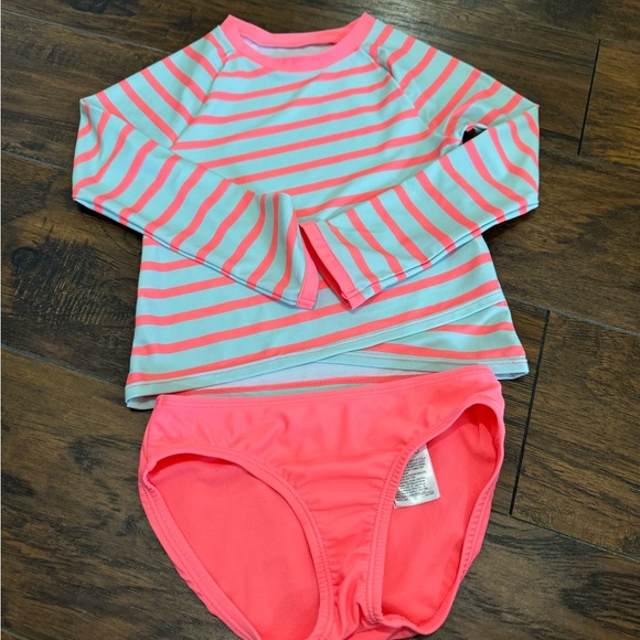 Two Gap size XS Rash-guard Suits - great used condition - Picture 2 of 7